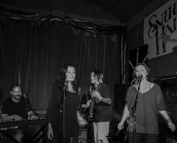 Jason_Herring_&_The_Mystery_Plan_3_-_photo_credit_Evan_ThomasTM