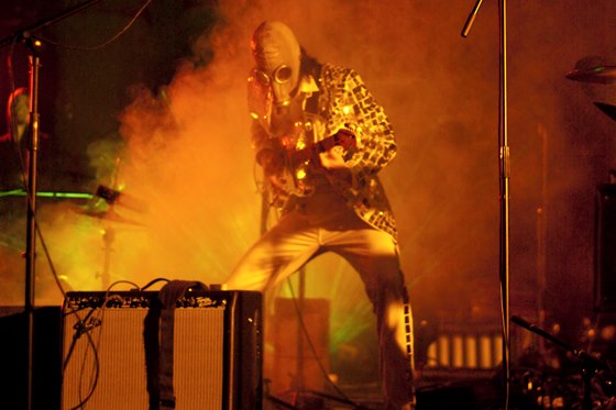 295587_594870933873664_1330317808_n